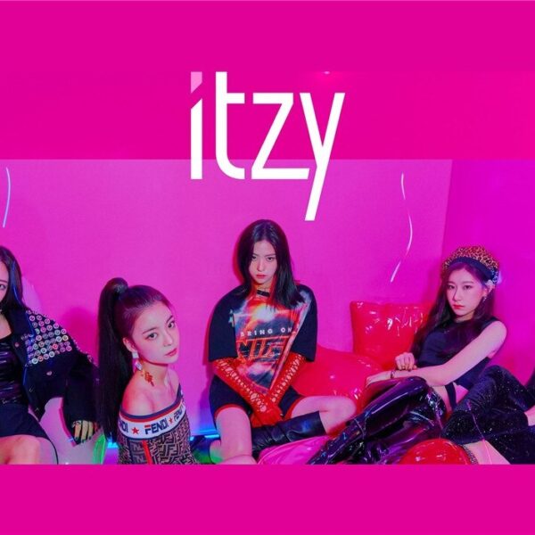Itzy Posters