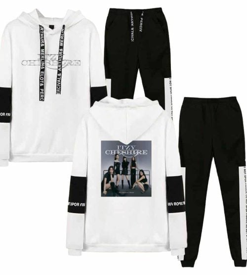 Itzy Set #1 + Keychain