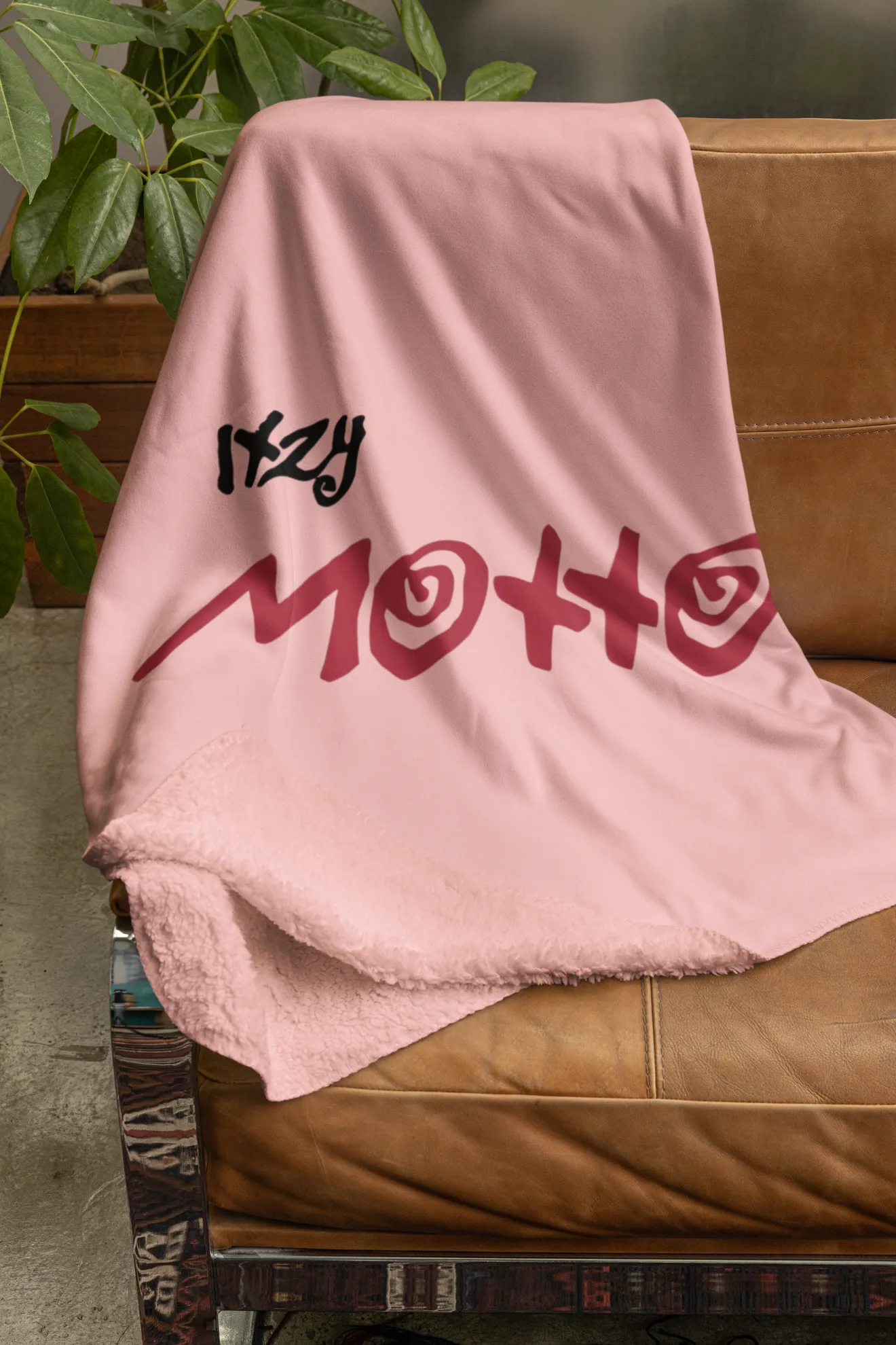ITZY Motto Script Blanket